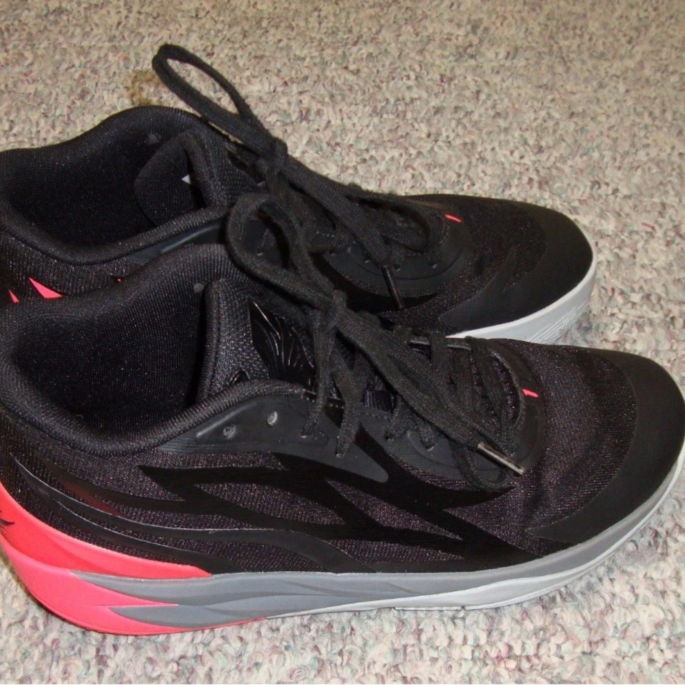 Puma LaMelo big kid shoes sz 4